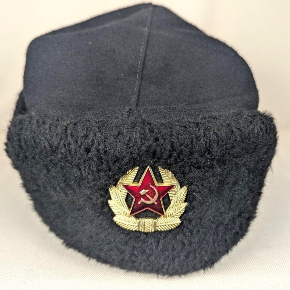 7 (56cm) Vintage Soviet Russian Ushanka Winter Hat Red Star Hammer Sickle Black
